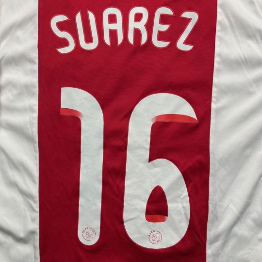 2010/2011 Home #16 SUAREZ - Image 3