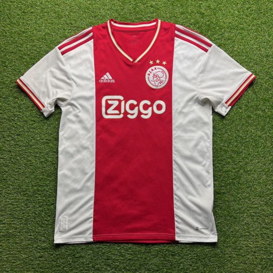 2022/2023 Thuis