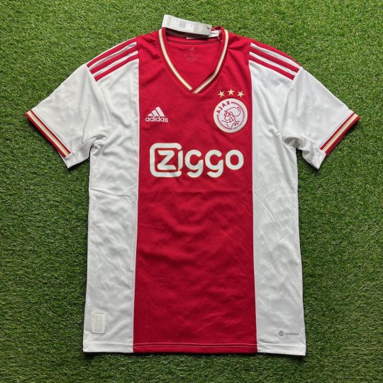 2022/2023 Thuis