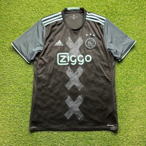 2016/2017 Away