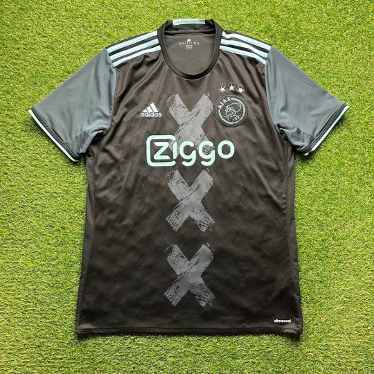 2016/2017 Away