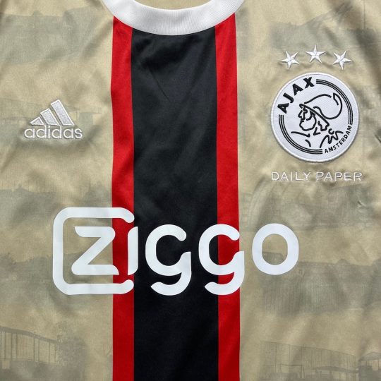 2022/2023 3rd Shirt - Image 3