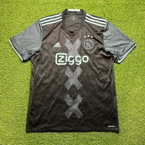 2016/2017 Away