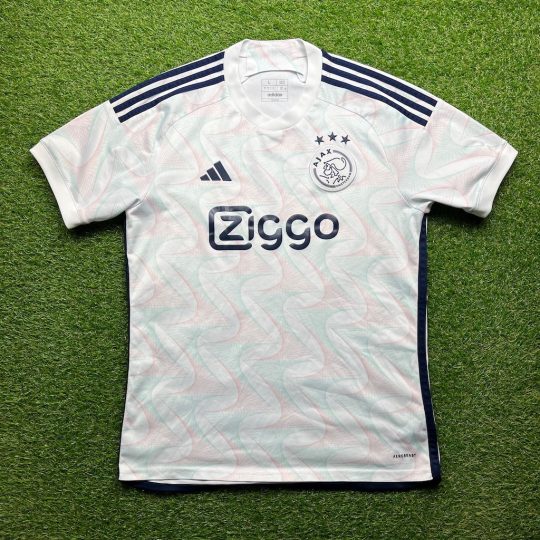 2023/2024 Uit