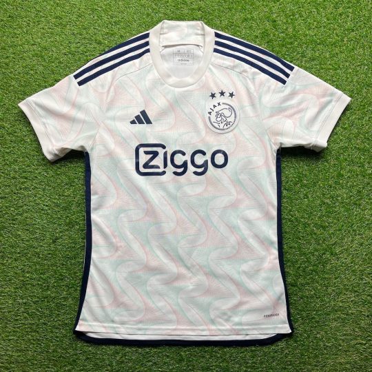 2023/2024 Uit