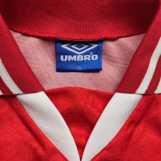 1994/1995 Home - Image 4