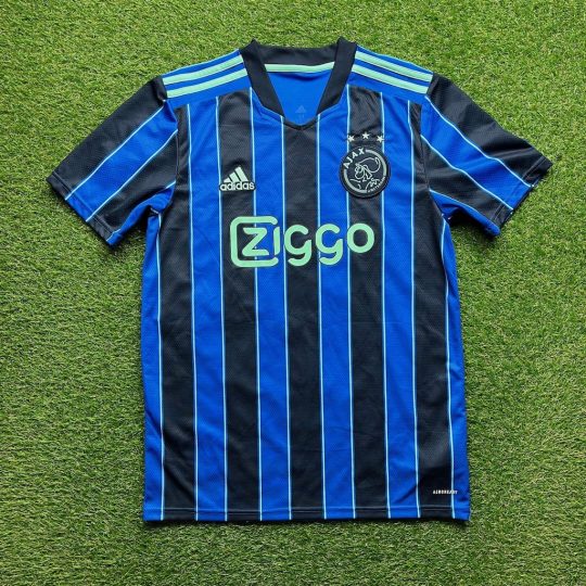 2021/2022 Uit