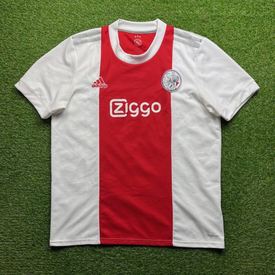2021/2022 Thuis