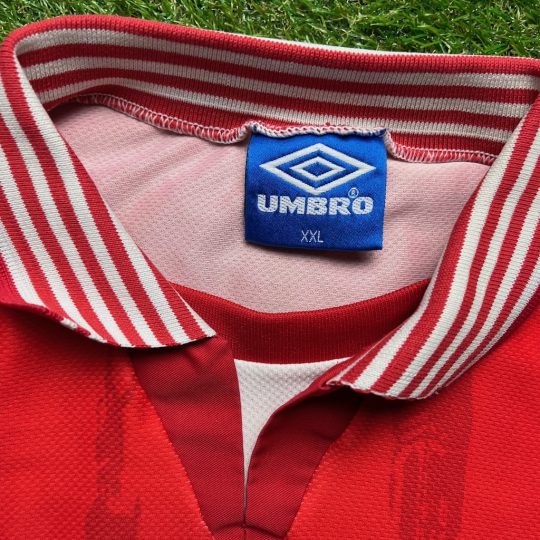 1996/1997 Home - Image 4