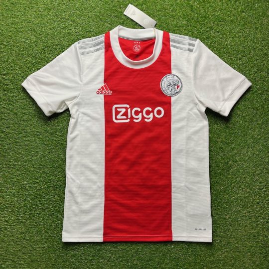 2021/2022 Thuis