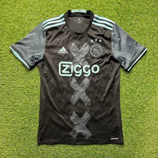 2016/2017 Away