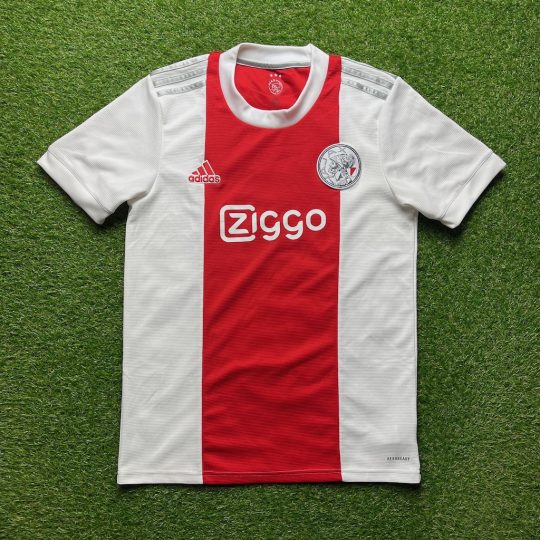 2021/2022 Thuis