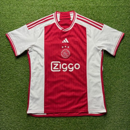 2023/2024 Thuis