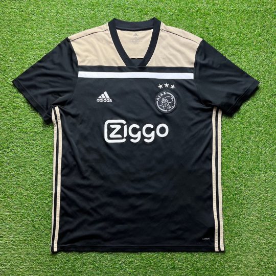 2018/2019 Away #6 VAN DE BEEK - Image 2