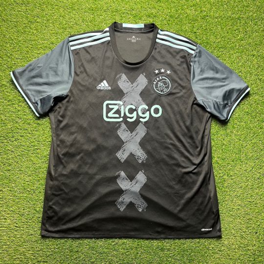 2016/2017 Away