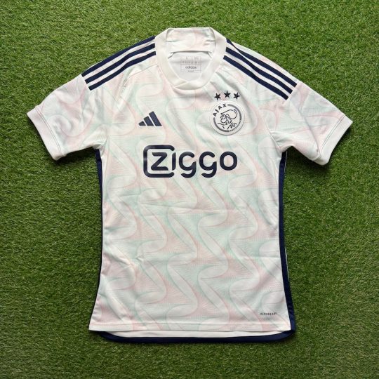 2023/2024 Uit