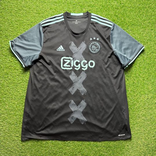 2016/2017 Away
