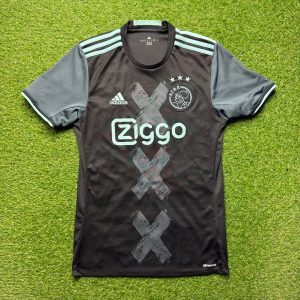 2016/2017 Away