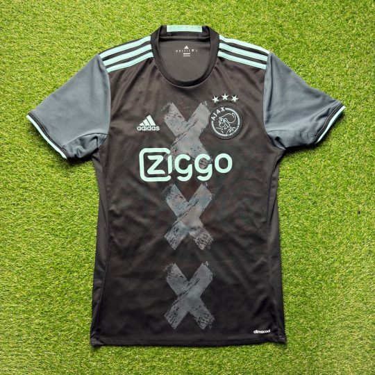 2016/2017 Away