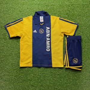 2000/2001 Uit Tenue