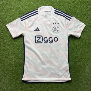 2023/2024 Uit