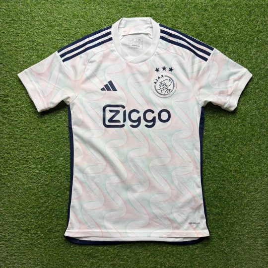 2023/2024 Uit