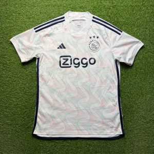 2023/2024 Uit