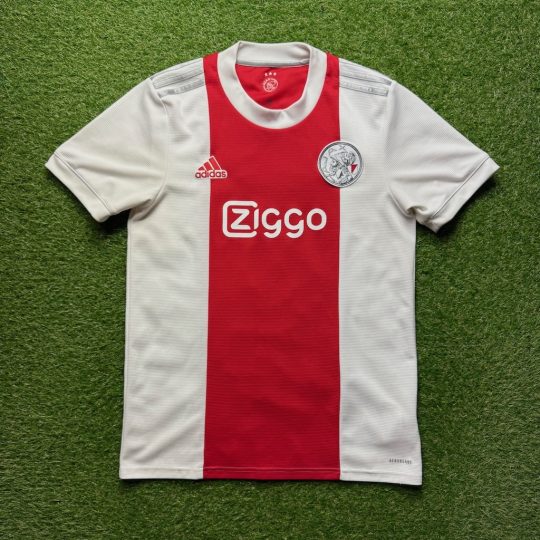 2021/2022 Thuis