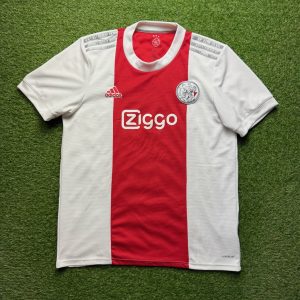 2021/2022 Thuis
