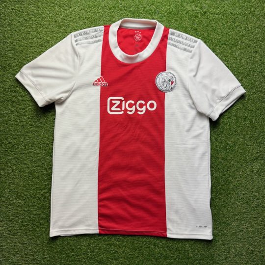 2021/2022 Thuis