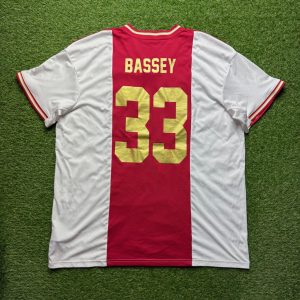 2022/2023 Thuis #33 BASSEY
