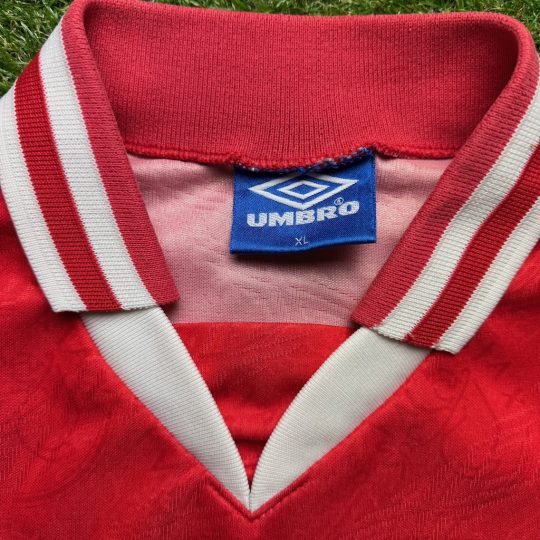 1994/1995 Home - Image 4