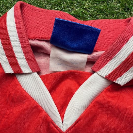 1994/1995 Home - Image 5