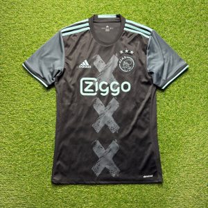 2016/2017 Away