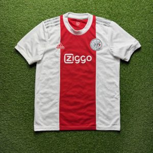 2021/2022 Thuis