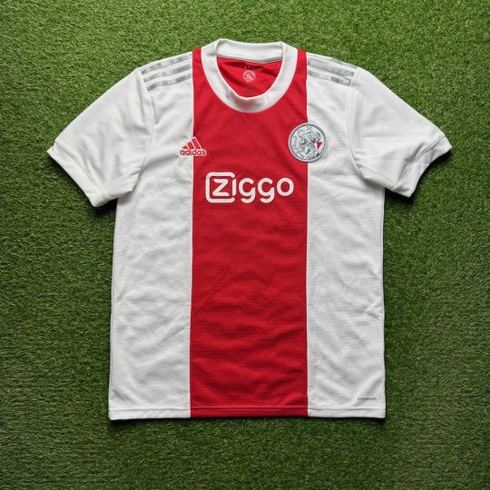 2021/2022 Thuis