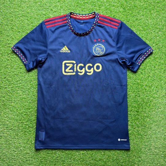 2022/2023 Uit