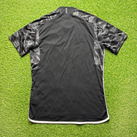 2023/2024 3rd Shirt - Image 2