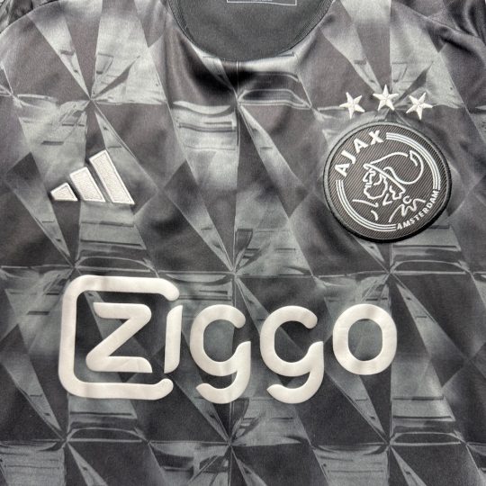2023/2024 3rd Shirt - Image 3