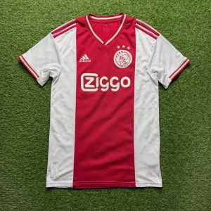 2022/2023 Thuis