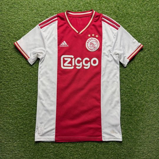 2022/2023 Thuis
