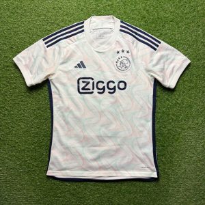 2023/2024 Uit