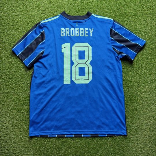 2021/2022 Away #18 BROBBEY