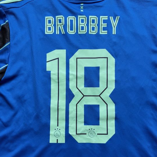 2021/2022 Away #18 BROBBEY - Image 3