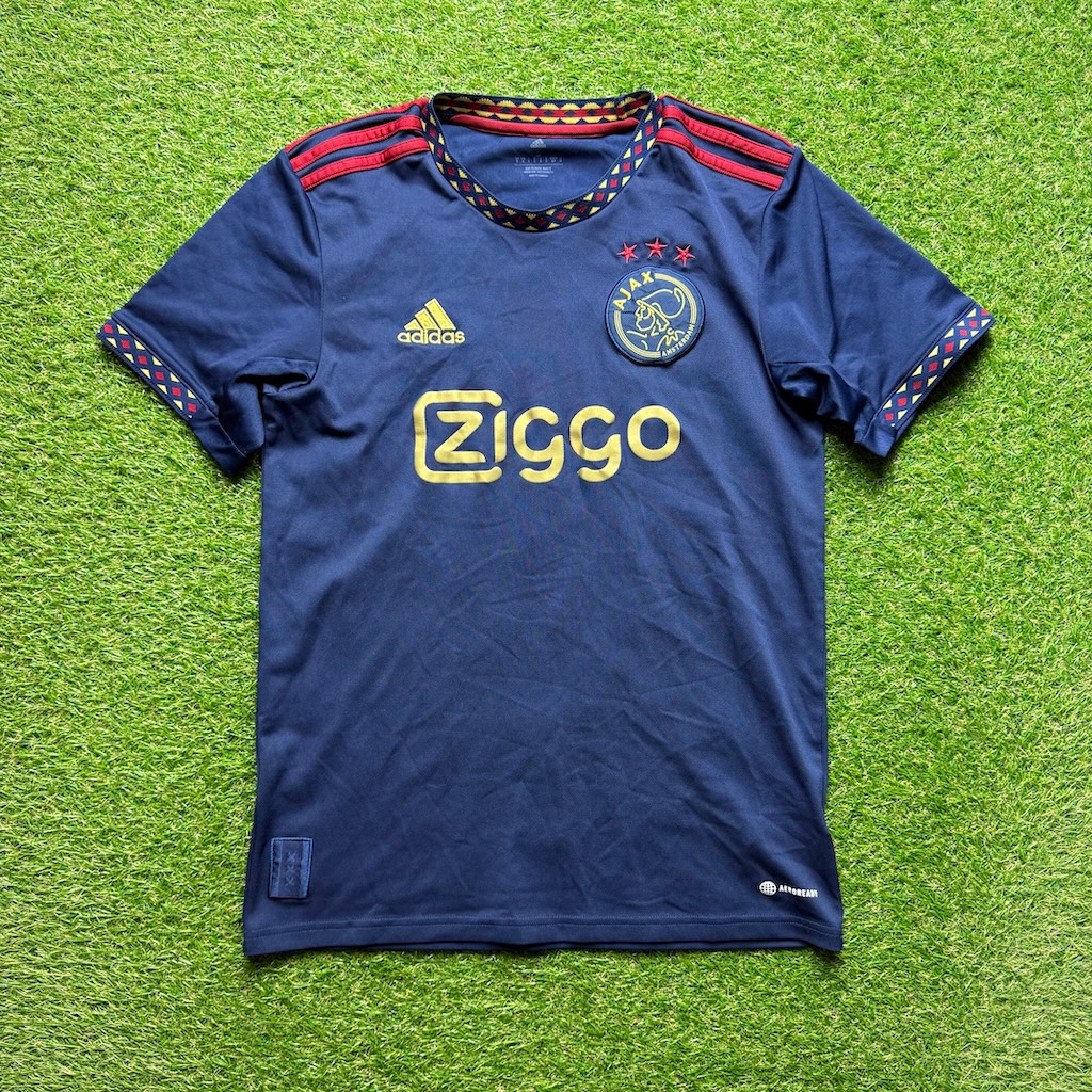 2022/2023 Uit