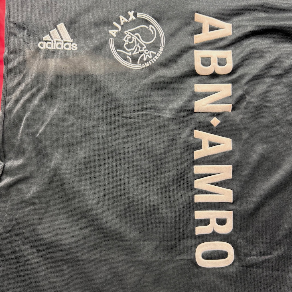 2004/2005 3rd Shirt - Image 3