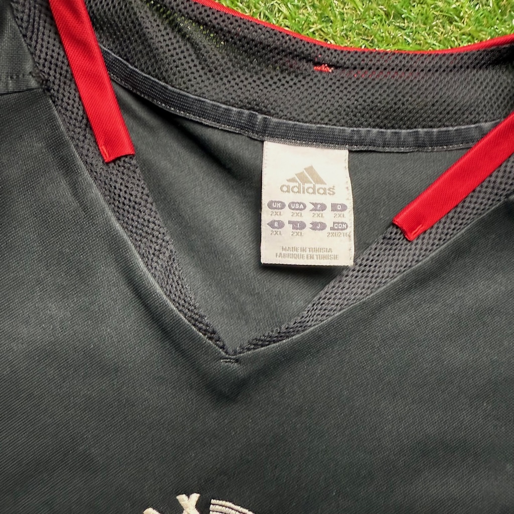 2004/2005 3rd Shirt - Image 4