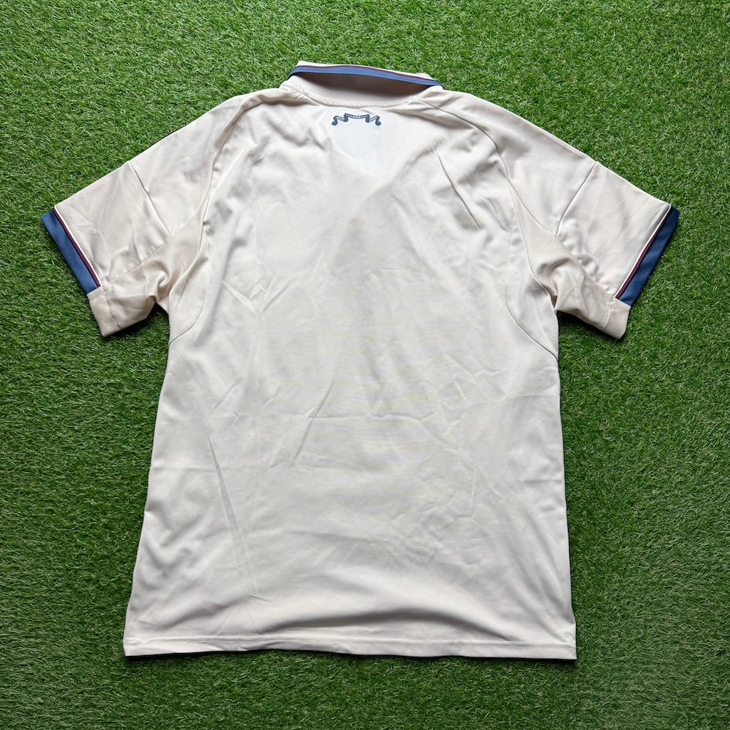 2025/2026 3rd Shirt - Image 2