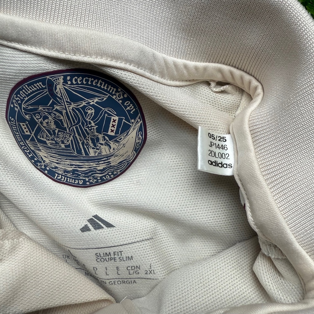 2025/2026 3rd Shirt - Image 4