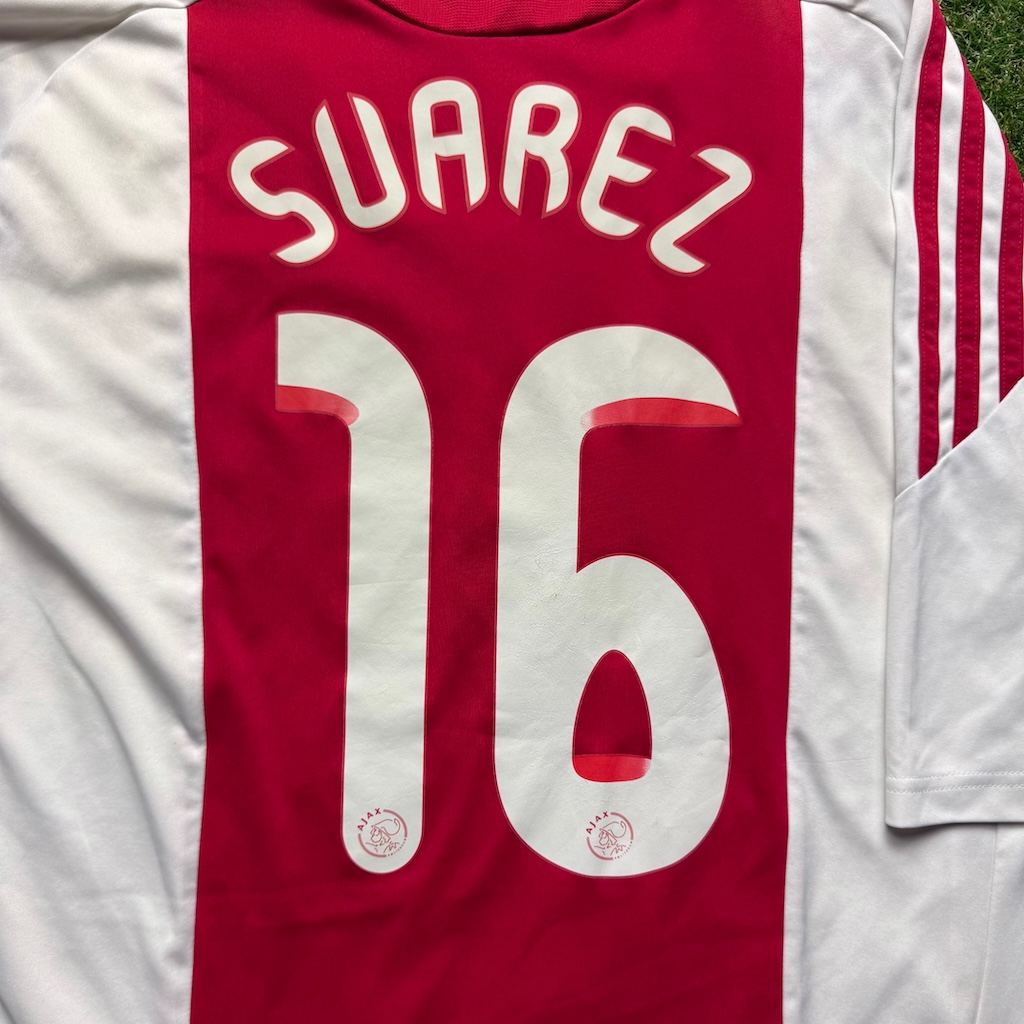 2010/2011 Home #16 SUAREZ - Image 3